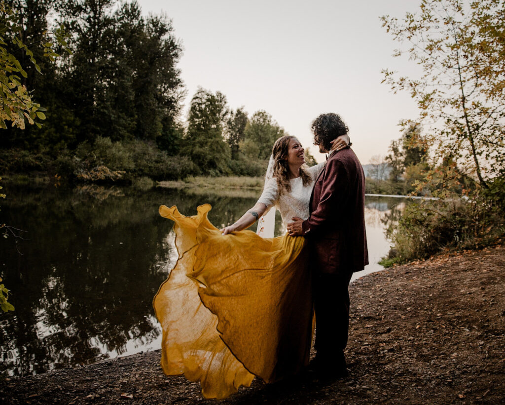 Couple elopes at mount pisgah in eugene