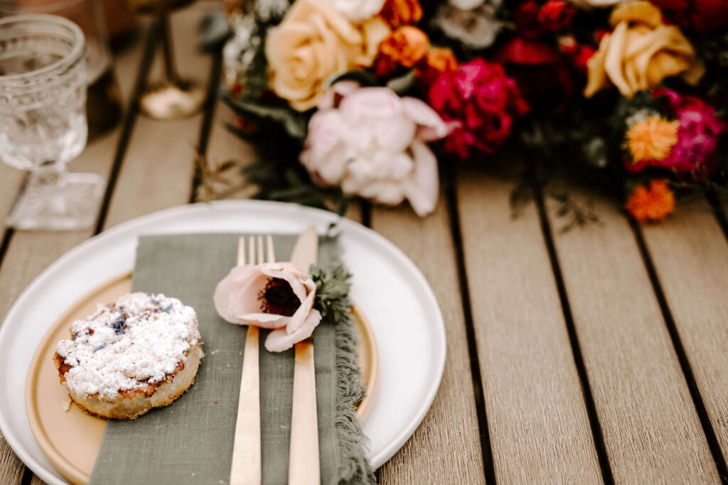 Table setting at a smith rock elopement