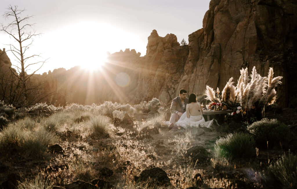 Couple elopes at smith rock in oregon