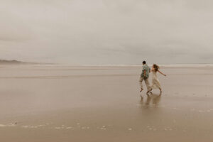 Oregon coast couples session shot by Ronny and Rene